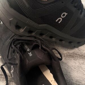 On clouds Black Athletic Running Shoes